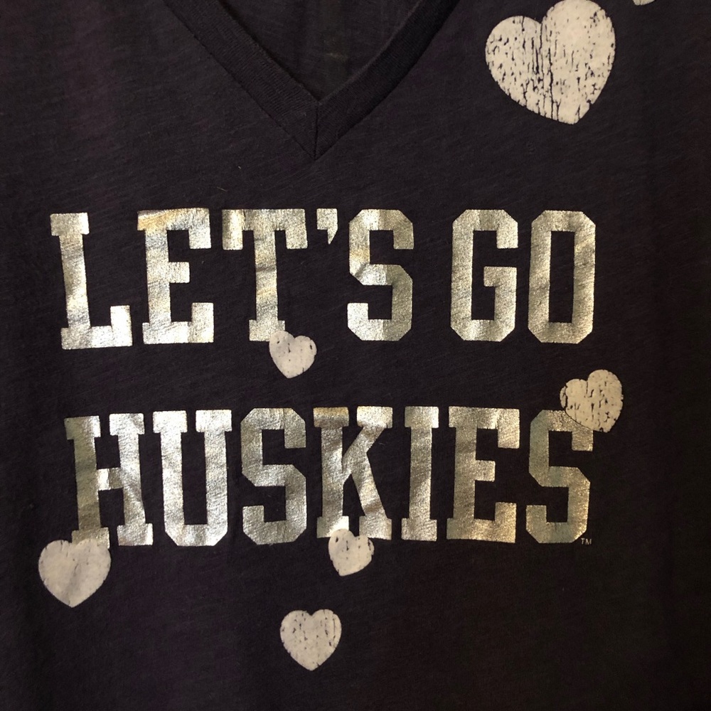 VS PINK UConn Huskies tee